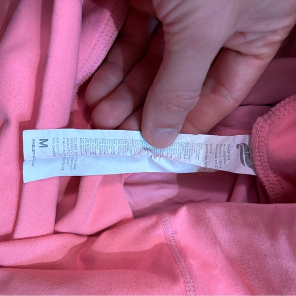 Bright pink fabletics leggings - Picture 3 of 3